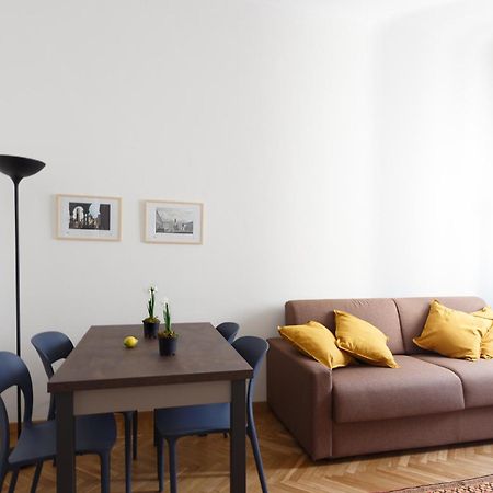 Renovated 3 Bedroom Apartment In The City Center Торино Екстериор снимка