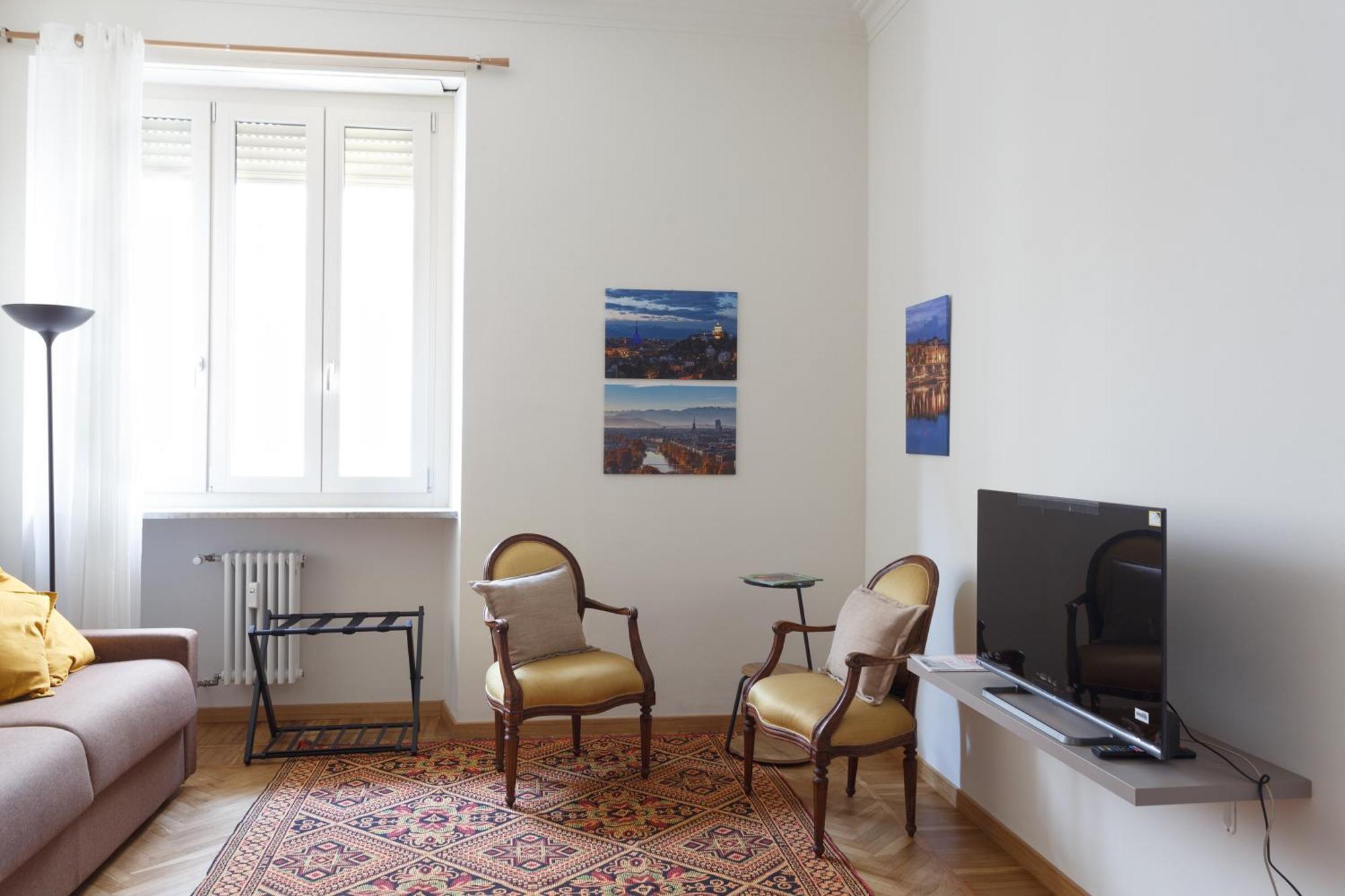 Renovated 3 Bedroom Apartment In The City Center Торино Екстериор снимка