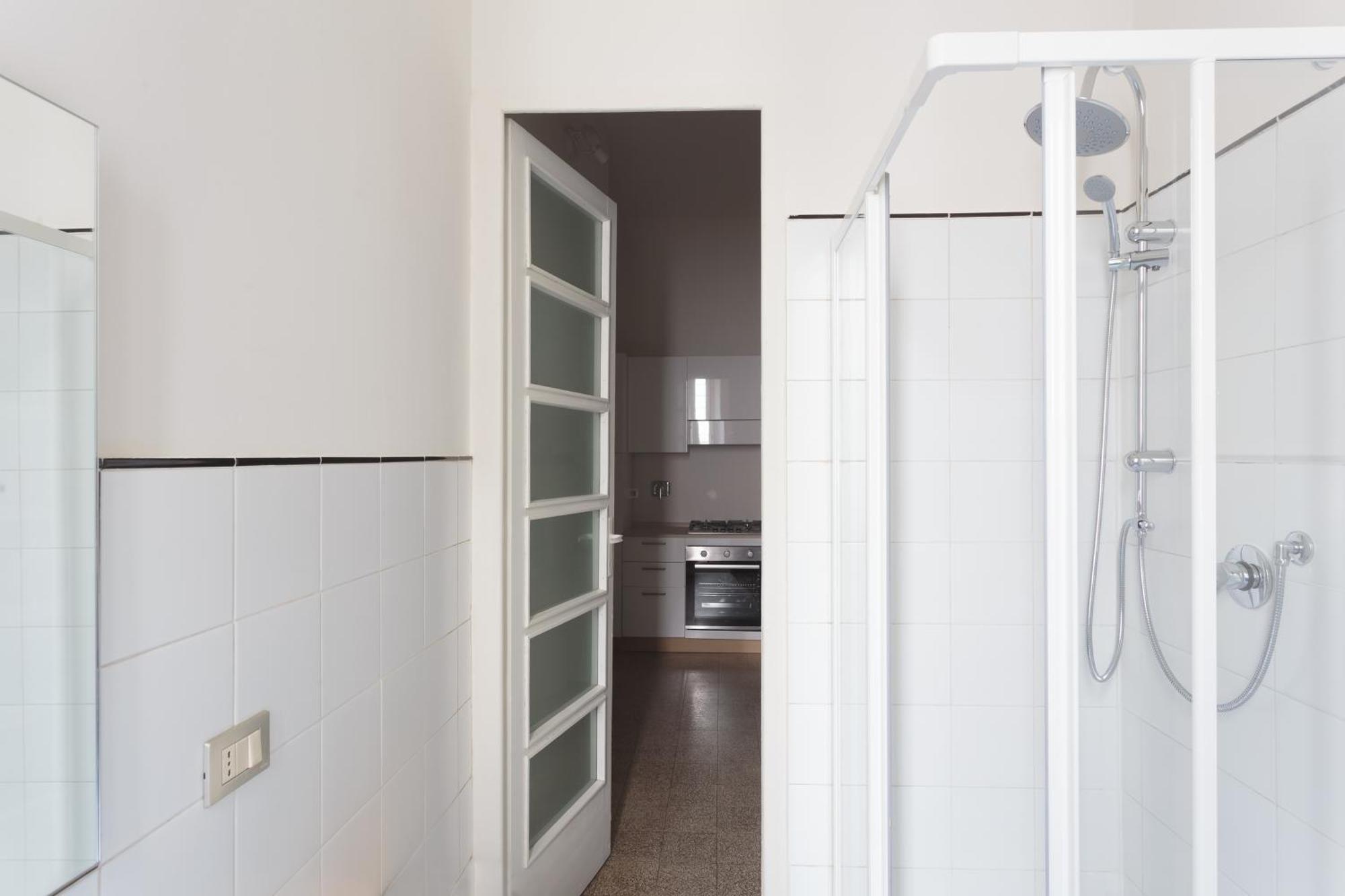 Renovated 3 Bedroom Apartment In The City Center Торино Екстериор снимка